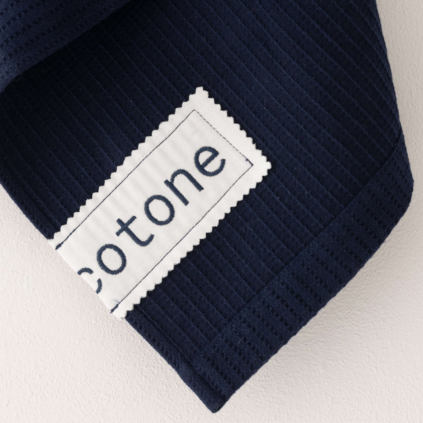 Strofinaccio Tinta Unita in Cotone con Applicazione Ricamata