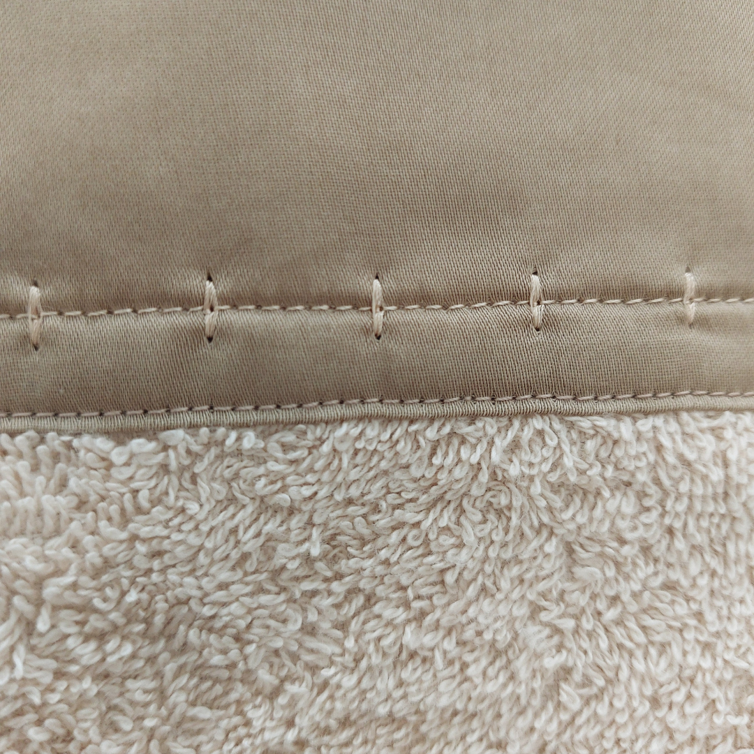 Coppia Asciugamani con Bordo Applicato Decorato